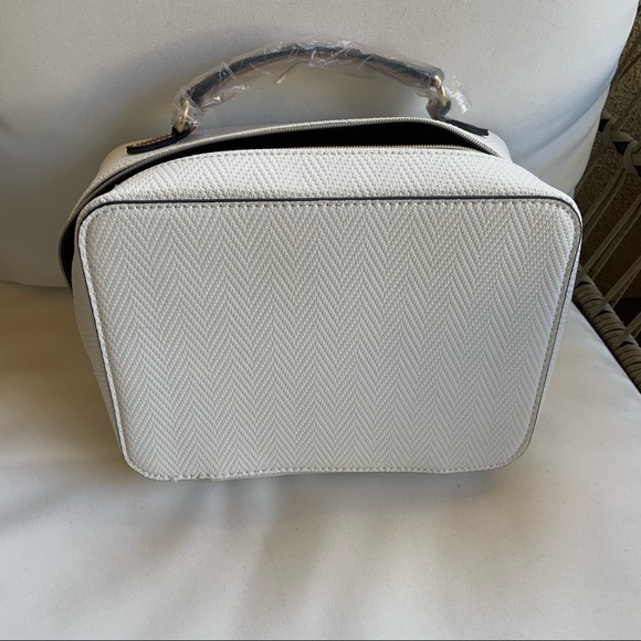 unknown Other - Travel Containers with 3 Small Pouches